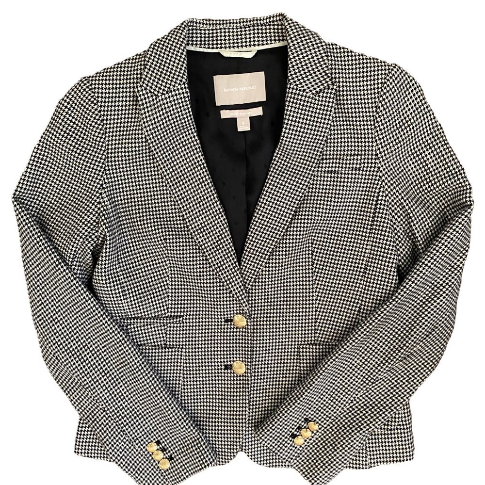 Gold Buttoned Banana Republic Black & White checked Blazer with pockets
